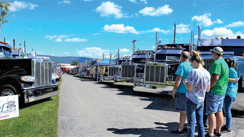 Truckers 4 Hope Big Rig Show